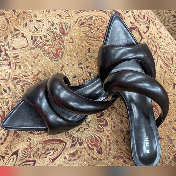 JW PEI Black Sculpted Padded-Strip Pointed Mule(Pre-loved) - Picture 2 of 7